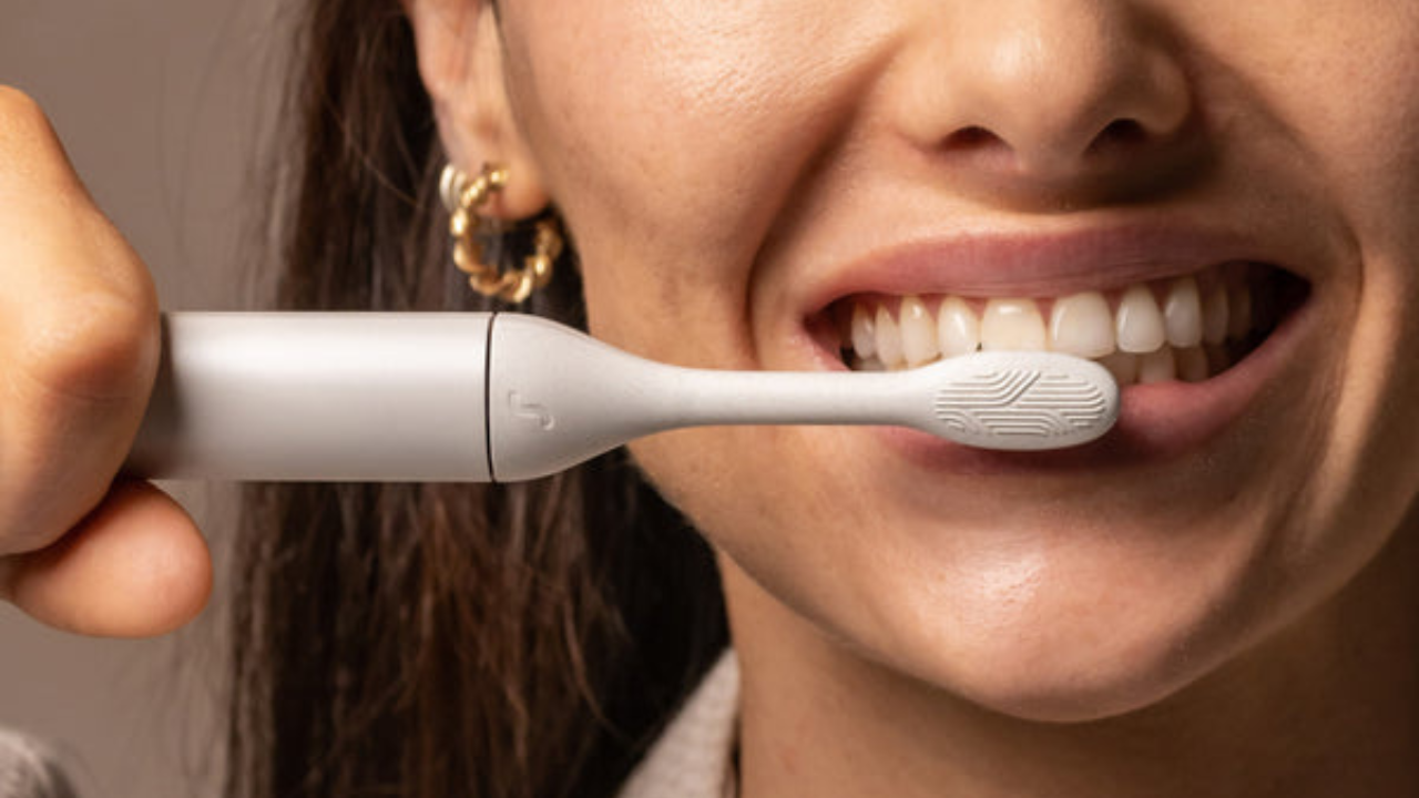 sustainable suri electric toothbrush and why it is a good sustainable environmental option